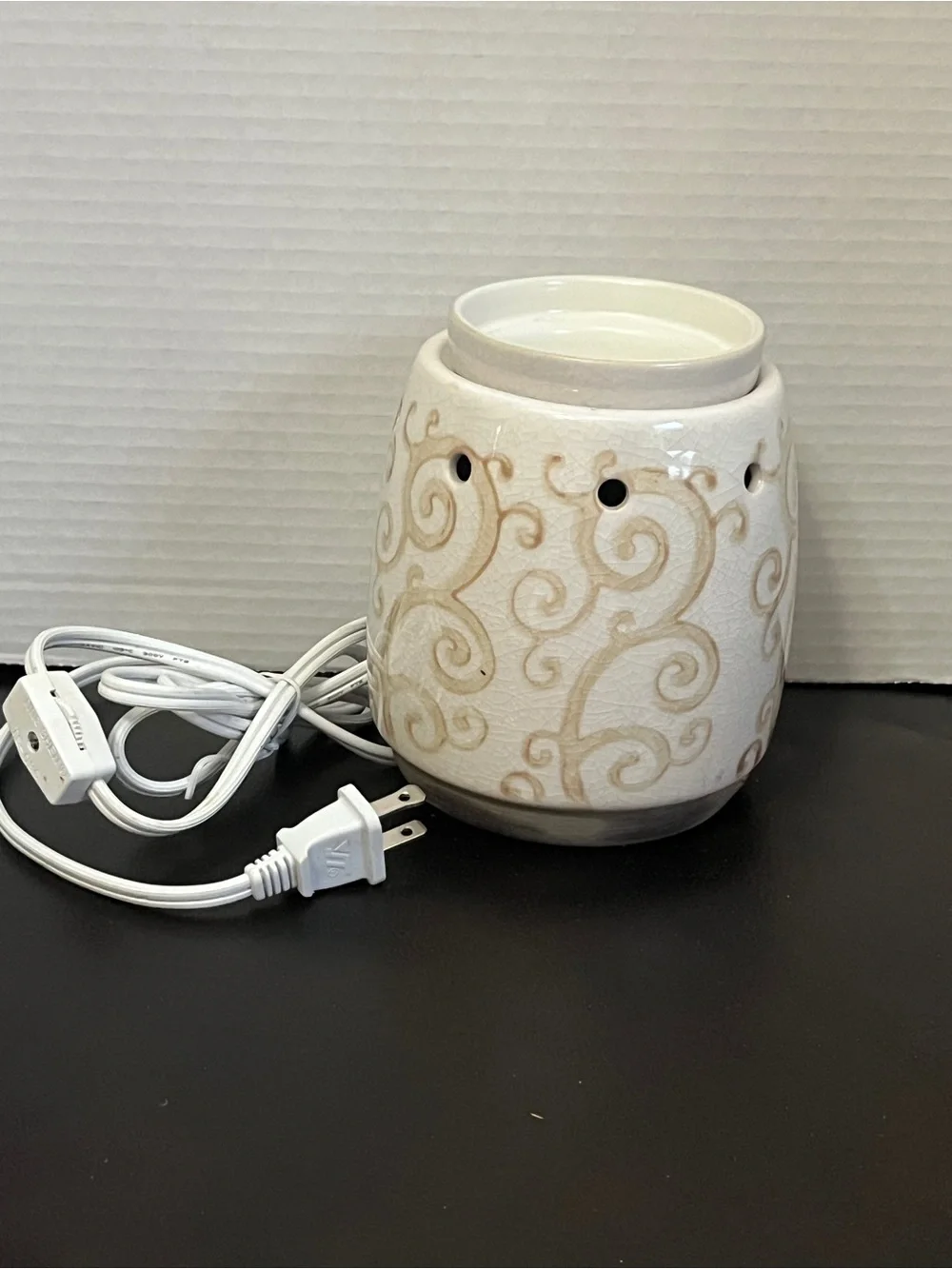 Cappuccino Swirl Barrista Scentzy Warmer in Cream